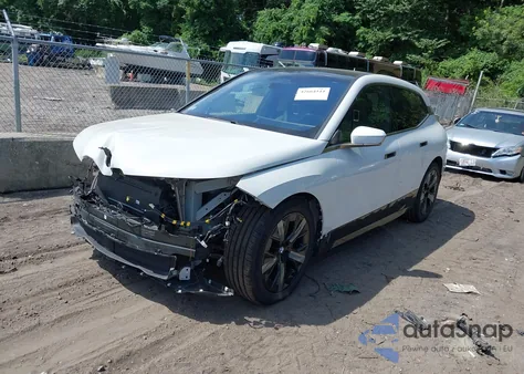 2023 BMW Ix M60 из США, поврежденный, VIN WB533CF00PCL52030